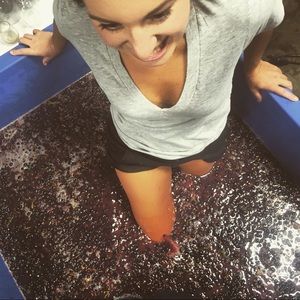 Meet your Posher, Caitlin